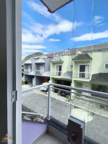 Casa de Condomínio com 3 Quartos para alugar, 157m² no Vargem Pequena, Rio de Janeiro