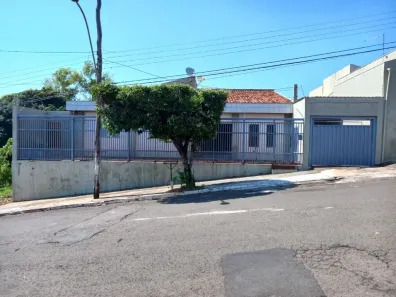 Casa com 3 Quartos à venda, 240m² no São Paulo, Marília