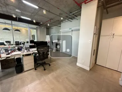 Sala Comercial para alugar, 177m² no Vila Olímpia, São Paulo