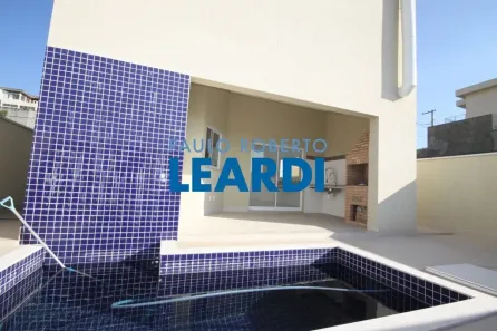 Casa de Condomínio com 4 Quartos à venda, 225m² no Suru, Santana de Parnaíba