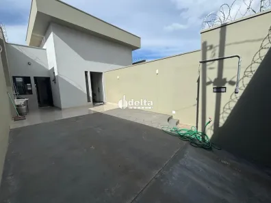 Casa com 2 Quartos para alugar, 70m² no Minas Gerais, Uberlândia