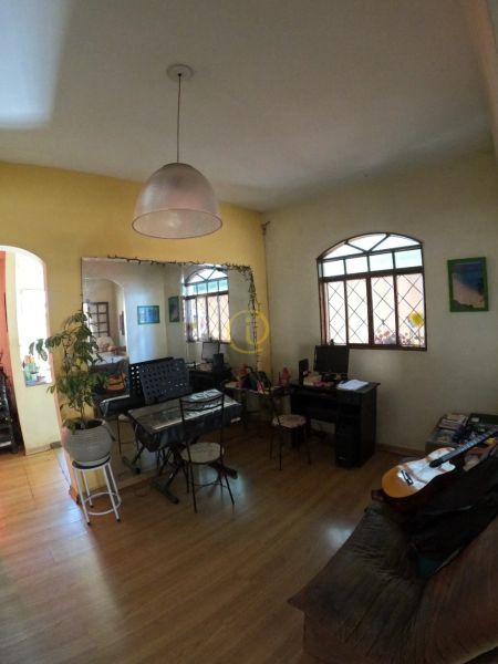 Casa com 3 quartos — Ouro Preto, Belo Horizonte