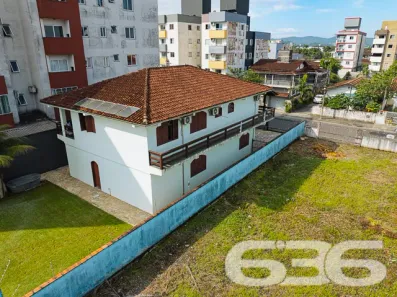 Sobrado com 4 Quartos à venda, 330m² no Costa e Silva, Joinville