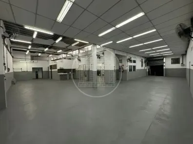Galpão/Depósito/Armazém para venda ou aluguel, 550m² no Terceira Divisão de Interlagos, São Paulo