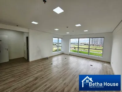 Sala Comercial para alugar, 46m² no Green Valley Alphaville, Barueri
