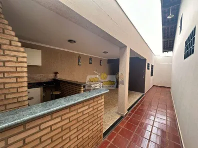 Casa com 3 Quartos à venda, 229m² no Jardim Induberaba, Uberaba
