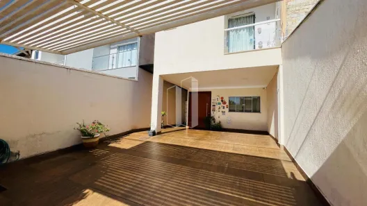 Casa com 4 Quartos à venda, 240m² no Jardim Planalto, Goiânia