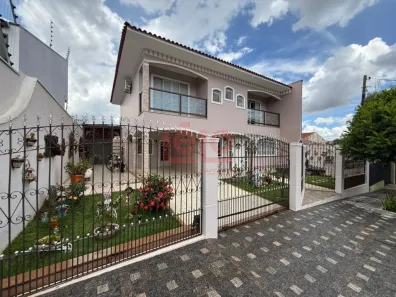 Sobrado com 4 Quartos à venda, 290m² no Jardim Pinheiros, Maringá