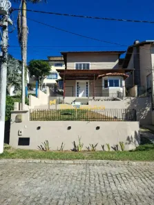 Casa de Condomínio com 3 Quartos à venda, 214m² no Albuquerque, Teresópolis