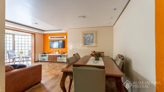 Apartamento com 2 Quartos à venda, 75m² no Vila Ipiranga, Porto Alegre
