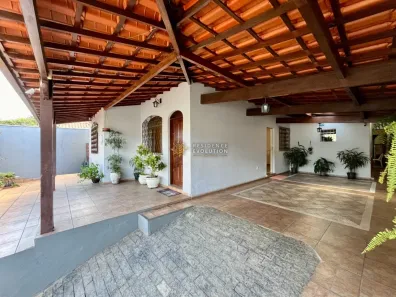 Casa com 3 Quartos à venda, 211m² no São João Batista (Venda Nova), Belo Horizonte