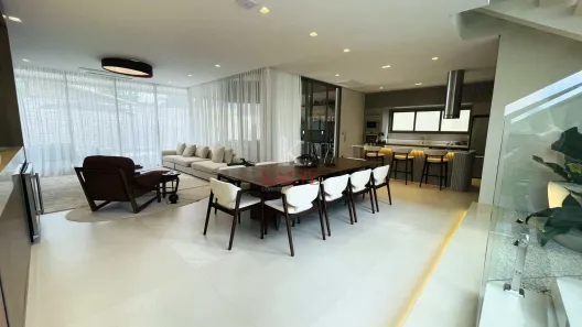 Sobrado com 4 Quartos à venda, 362m² no Canto do Forte, Praia Grande