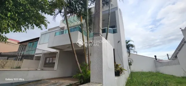 Casa com 3 Quartos à venda, 209m² no Hípica, Porto Alegre