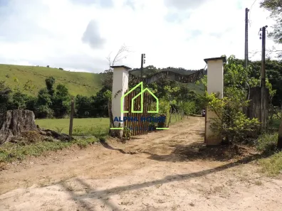 Fazenda/Sítio com 3 Quartos à venda, 10m² no Jardim América, Cruzeiro