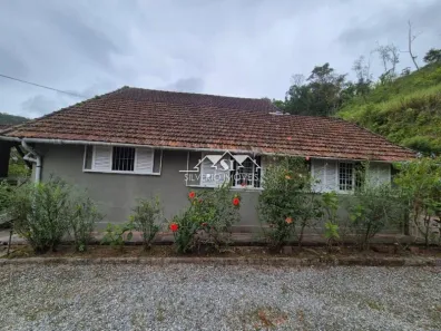 Casa com 2 Quartos para alugar, 50m² no Valparaíso, Petrópolis