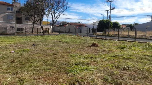Lote/Terreno à venda, 600m² no Custódio Pereira, Uberlândia