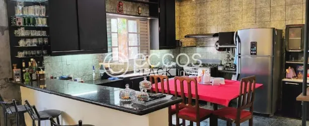 Fazenda/Sítio com 4 Quartos à venda, 185m² no Panorama, Uberlândia