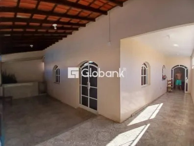 Casa com 3 Quartos à venda, 100m² no Monte Alegre, Montes Claros