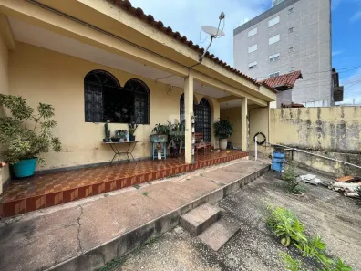 Casa com 3 Quartos à venda, 250m² no Barreiro, Belo Horizonte