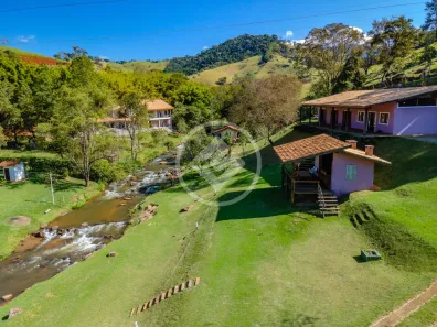 Fazenda/Sítio com 3 Quartos à venda, 300m² no Centro, Sapucaí-Mirim
