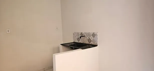 Casa com 1 Quarto para alugar, 20m² no Sacramenta, Belém