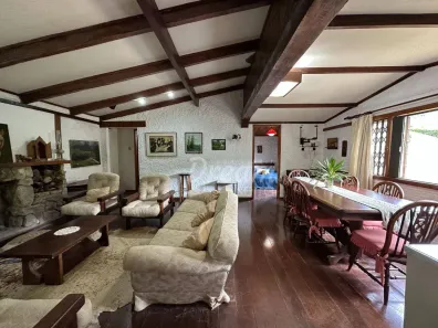 Fazenda/Sítio com 5 Quartos à venda, 140m² no Albuquerque, Teresópolis