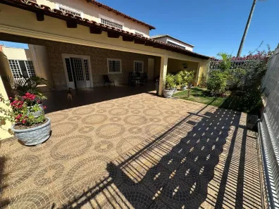 Sobrado com 7 Quartos à venda, 220m² no Residencial Santos Dumont, Brasília