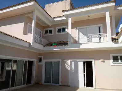 Casa com 3 Quartos à venda, 306m² no Piracangaguá, Taubaté