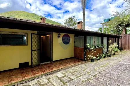 Casa com 3 Quartos à venda, 171m² no Fazenda Inglesa, Petrópolis