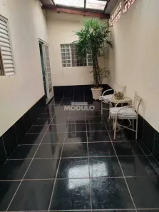 Casa com 3 Quartos à venda, 250m² no Presidente Roosevelt, Uberlândia