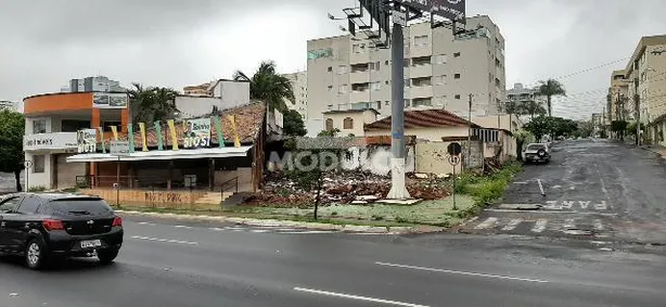 Lote/Terreno para alugar, 473m² no Saraiva, Uberlândia
