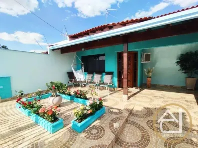 Casa com 2 Quartos à venda, 180m² no Jardim Itapoá, Londrina