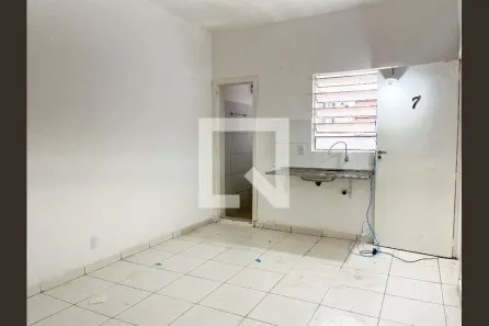Kitnet com 1 Quarto à venda, 32m² no Moinho Velho, São Paulo