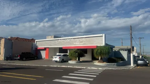 Imóvel Comercial à venda, 600m² no Centro, Marília