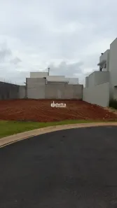Lote/Terreno à venda, 334m² no Novo Mundo, Uberlândia