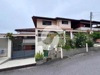 Casa com 4 Quartos à venda, 160m² no Itaipu, Niterói
