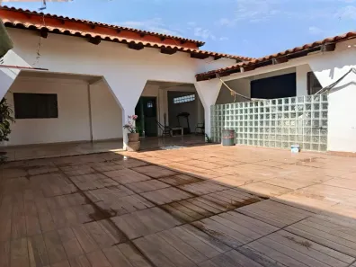 Casa com 4 Quartos à venda, 188m² no Da Vitória, Goiânia