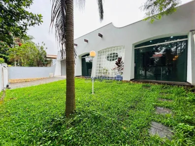 Casa com 3 Quartos para venda ou aluguel, 225m² no Alto da Lapa, São Paulo