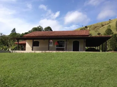 Fazenda/Sítio com 3 Quartos à venda, 300m² no Santa Clara, Jambeiro