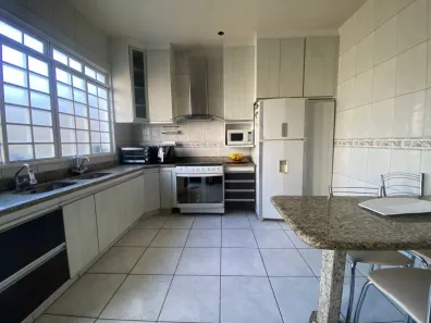 Casa com 4 Quartos à venda, 167m² no Serrano, Belo Horizonte