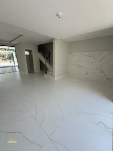 Sobrado com 3 Quartos à venda, 123m² no Itacolomi, Balneário Piçarras