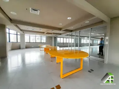 Sala Comercial com 4 Quartos para alugar, 300m² no Vila Nova Conceição, São Paulo
