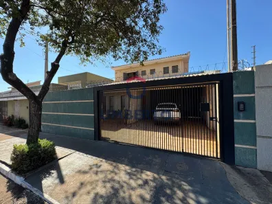 Casa com 3 Quartos à venda, 334m² no Loteamento São Bento, Ourinhos