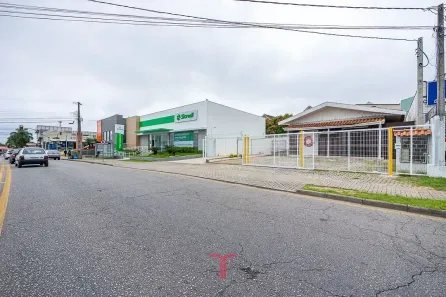 Ponto Comercial para alugar, 186m² no Xaxim, Curitiba