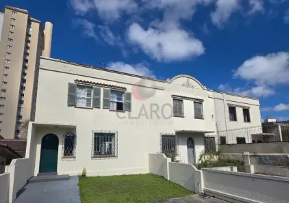 Casa com 3 Quartos à venda, 255m² no São Francisco, Curitiba