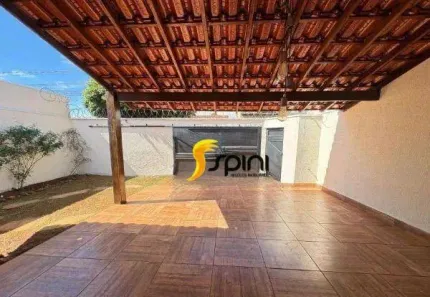 Casa com 3 Quartos para alugar, 130m² no Granada, Uberlândia