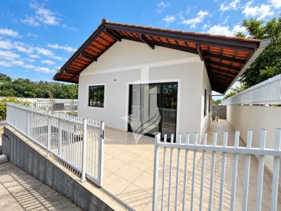 Casa com 2 Quartos para alugar, 74m² no Água Verde, Blumenau