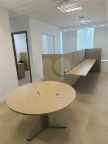 Sala Comercial para alugar, 82m² no Jardim das Acácias, São Paulo