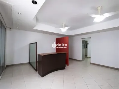 Ponto Comercial para alugar, 70m² no Centro, Uberlândia