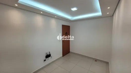 Apartamento com 2 Quartos para alugar, 58m² no Chácaras Tubalina e Quartel, Uberlândia